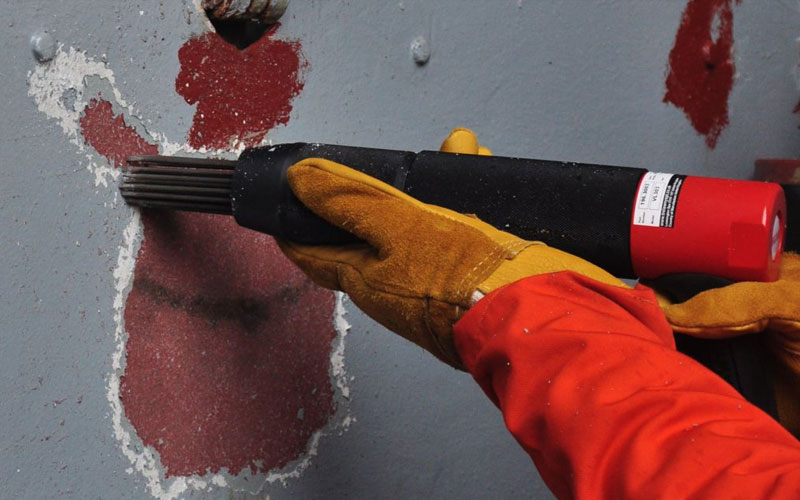 Air needling tool used for rust removal